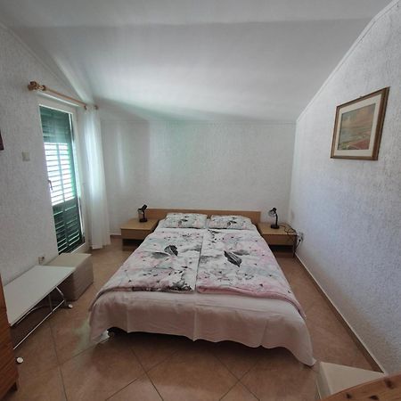 Apartmani Mira Supetarska Draga Eksteriør billede