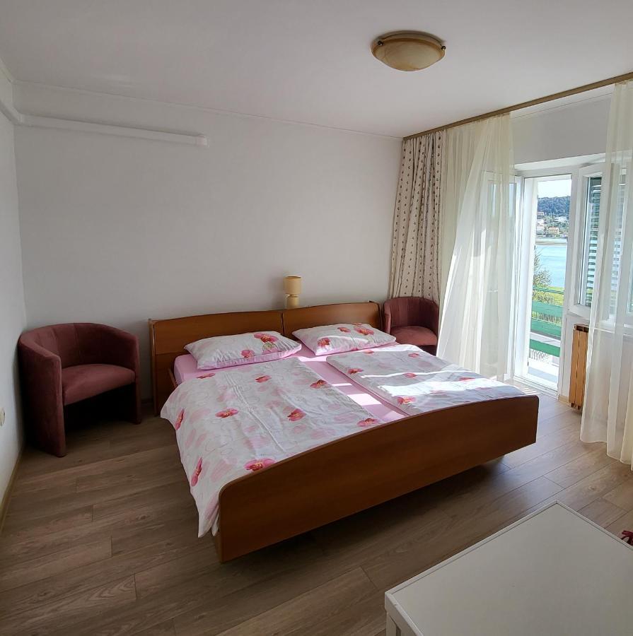 Apartmani Mira Supetarska Draga Eksteriør billede
